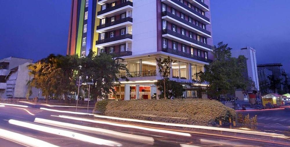 Amaris Hotel Embong Malang - Surabaya Exterior foto